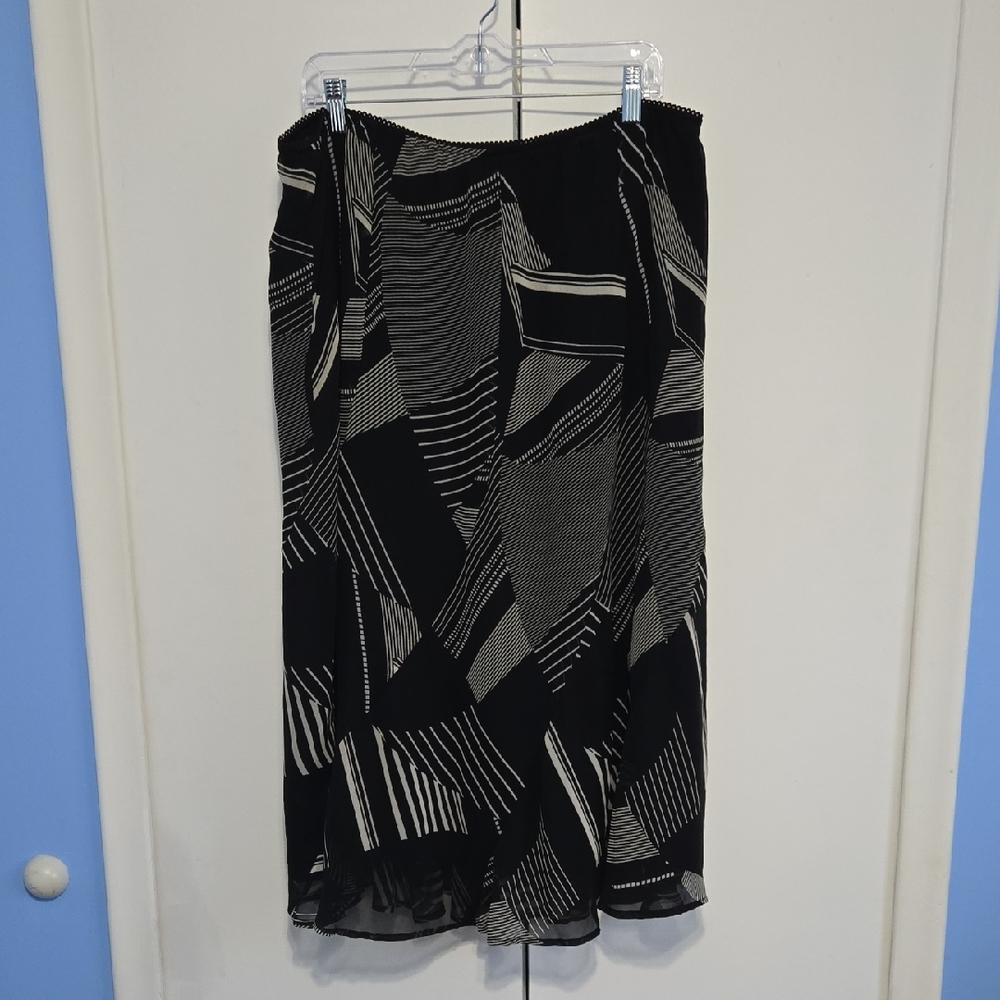 JM Collection Black and White Midi Pencil Skirt‎